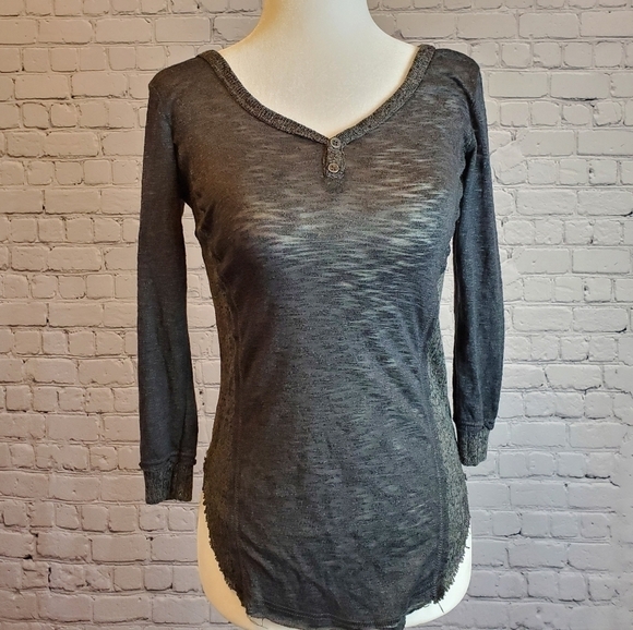 𝅺AEROPOSTALE 3 1/4 sleeve vee neck top sz. XS - Picture 4 of 5